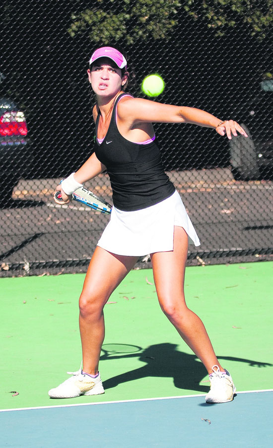 Hot Weather No Match for Lady Mats Miramonte
